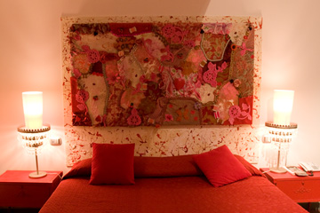 The red room at Albergo Al Fagiano